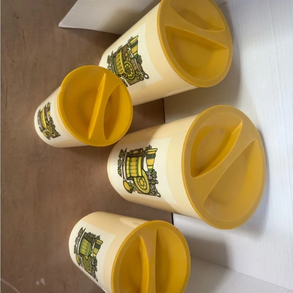 Groovy Retro Plastic 8pc Nesting Canister Set 1970’s